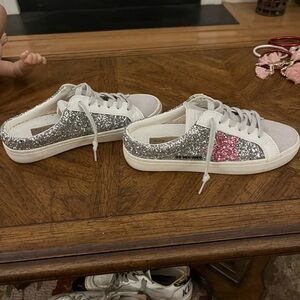 Almost new Vintage Havana size 5.5 super chic!